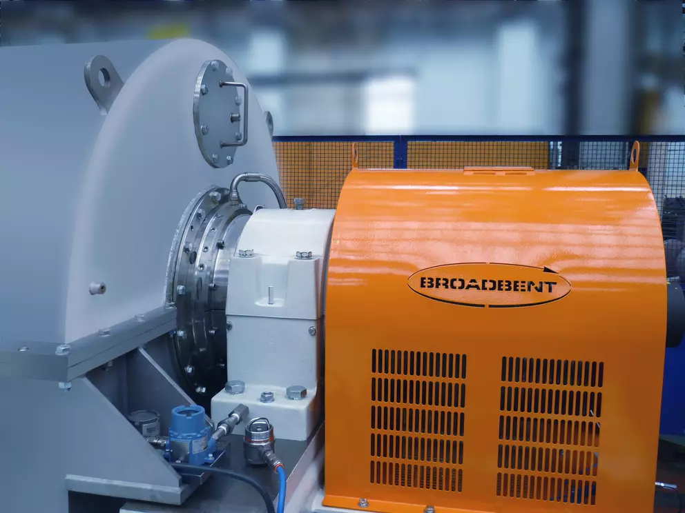 Mechanical seal system installed on industrial rotating equipment with drive unit.