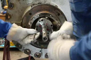 Vor-Ort-Wartungsservice für Gleitringdichtungen im Kernkraftwerk Unterweser in Deutschland für sichere und zuverlässige Reaktorpumpenleistung.