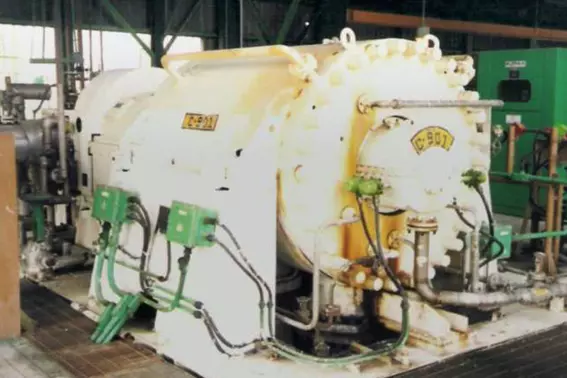 Zuverlässige Doppelt-Gleitringdichtungen in einer Hydroentschwefelungsanlage.
