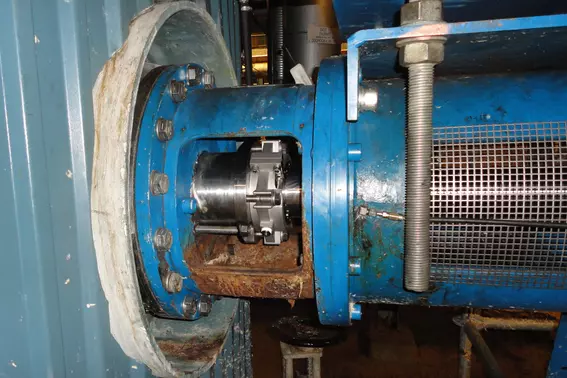 Fully split mechanical seal for mixer and chest agitator, Sweden – efficient sealing solution for pulp and paper processing equipment.