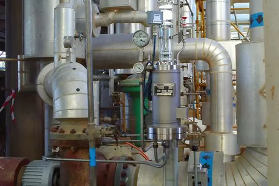 Gleitringdichtungssystem zur Lösung anspruchsvoller Dichtungsaufgaben an Demethanizer-Reboiler-Pumpen in Australien.