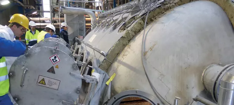 Sealing five tons quickly and safely