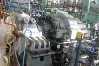 Delayed coker unit pumps equipped with tandem gas seals for reliable heavy oil processing in India.