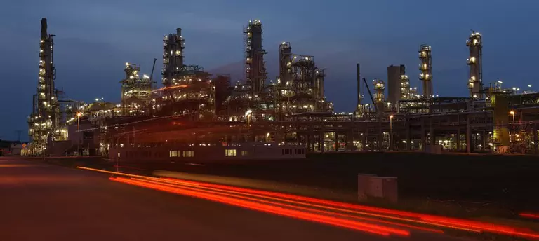 Service contract between EagleBurgmann and Shell
