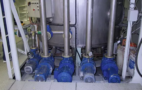 Elastomer-Faltenbalgdichtungen für zuverlässige Abdichtung von Abwasser-Blockpumpen in Deutschland.
