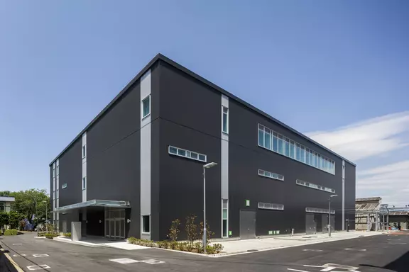 EagleBurgmann Forschungs- und Entwicklungseinrichtung in Saitama, Japan – Prüfung von Gleitringdichtungen unter verschiedenen Bedingungen an 19 hochmodernen Prüfständen.