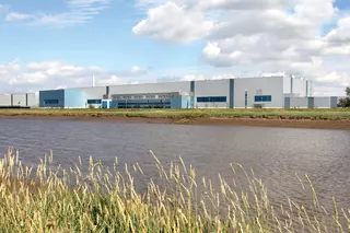 Service agreement for newsprint production facility, Germany – reliable maintenance and sealing solutions for paper manufacturing plants.