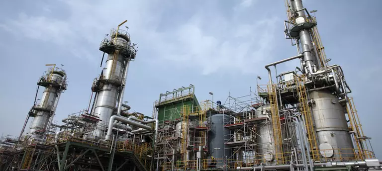 Service agreement between EagleBurgmann and TOTAL