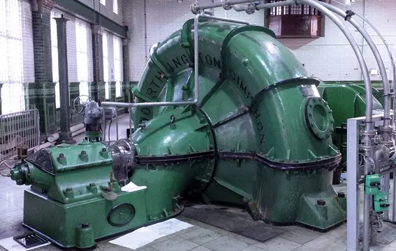 Retrofit to split mechanical seal on historic British pump station equipment in Germany.