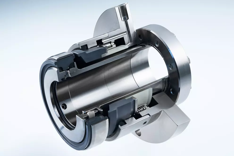 Product image of an industrial mechanical seal in sectional view for dredger pump applications.