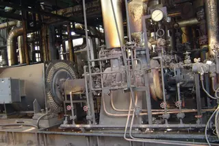 Metallfaltenbalgdichtungen, installiert an Pumpen in einer Visbreaker-Anlage in Indien zur Verarbeitung von Schweröl.