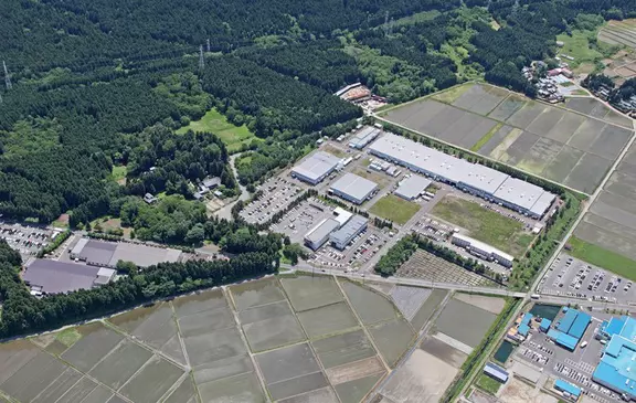 Luftansicht der EagleBurgmann Einrichtung in Niigata in Japan.